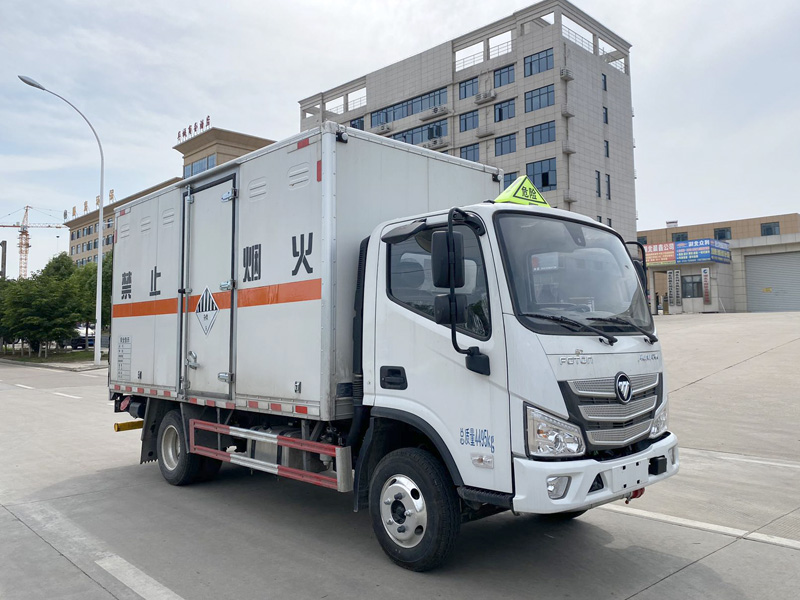 雜項(xiàng)危險(xiǎn)物品廂式運(yùn)輸車(chē)，運(yùn)輸車(chē)，運(yùn)輸車(chē)廠(chǎng)家，楚勝集團(tuán)