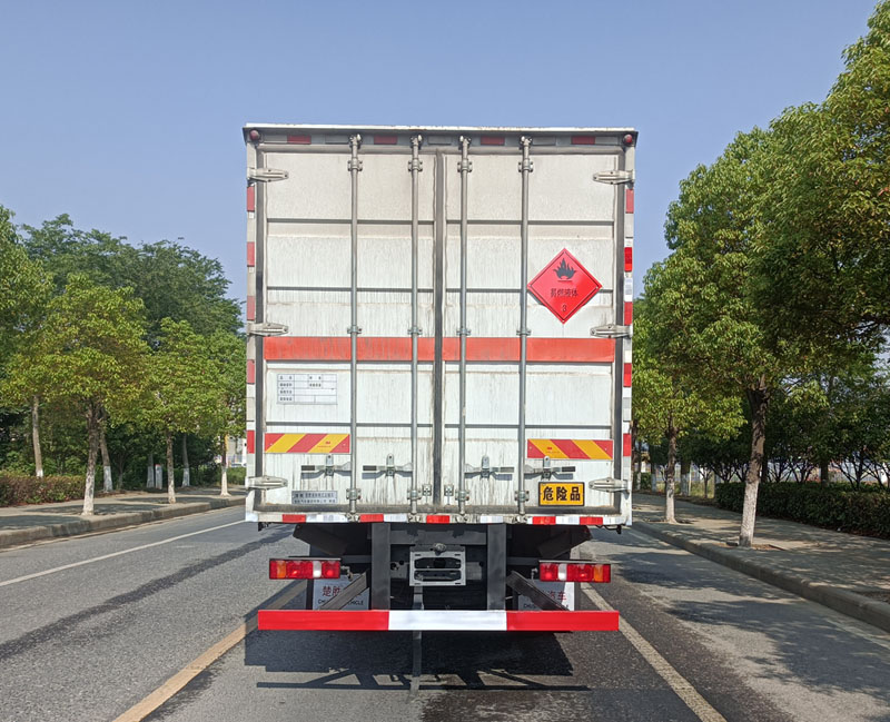 易燃液體廂式運(yùn)輸車(chē)，廂式運(yùn)輸車(chē)，楚勝汽車(chē)集團(tuán)
